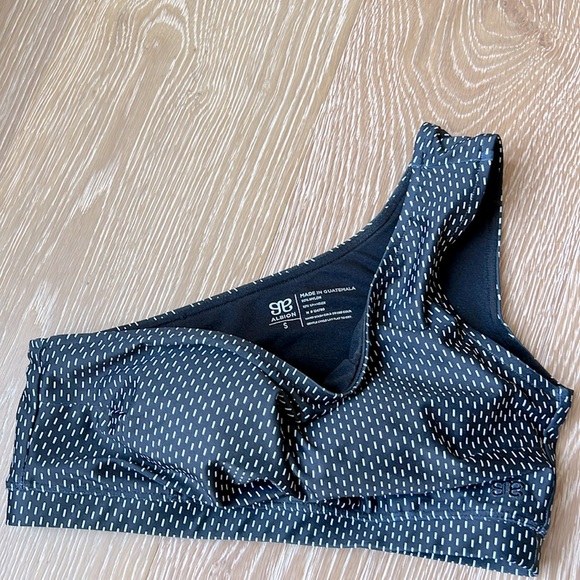 Albion Midnight Dash Icon crop top One-Shoulder Black and White bikini swim Top - Picture 3 of 4